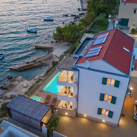 Front In Vikendica *