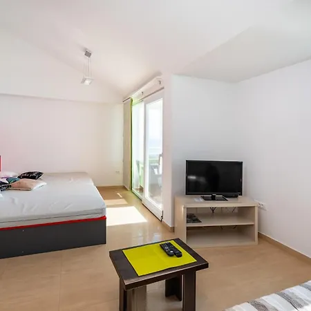 Front In Feriehus Kožino