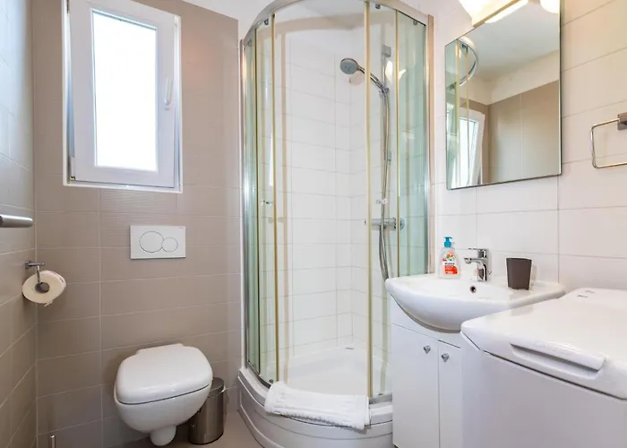 Front In Vikendica Kozino