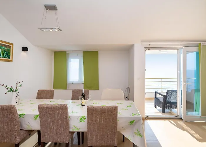 Vikendica Front In *