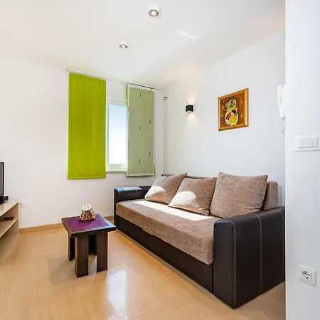 Pet Friendly In With Jacuzzi Holiday home *