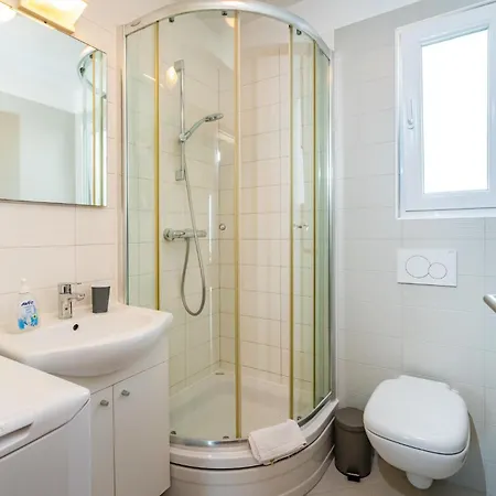 Pet Friendly In With Jacuzzi Kozino
